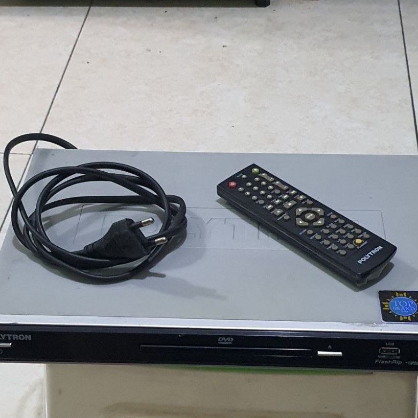Polytron DVD 2167 + remote
