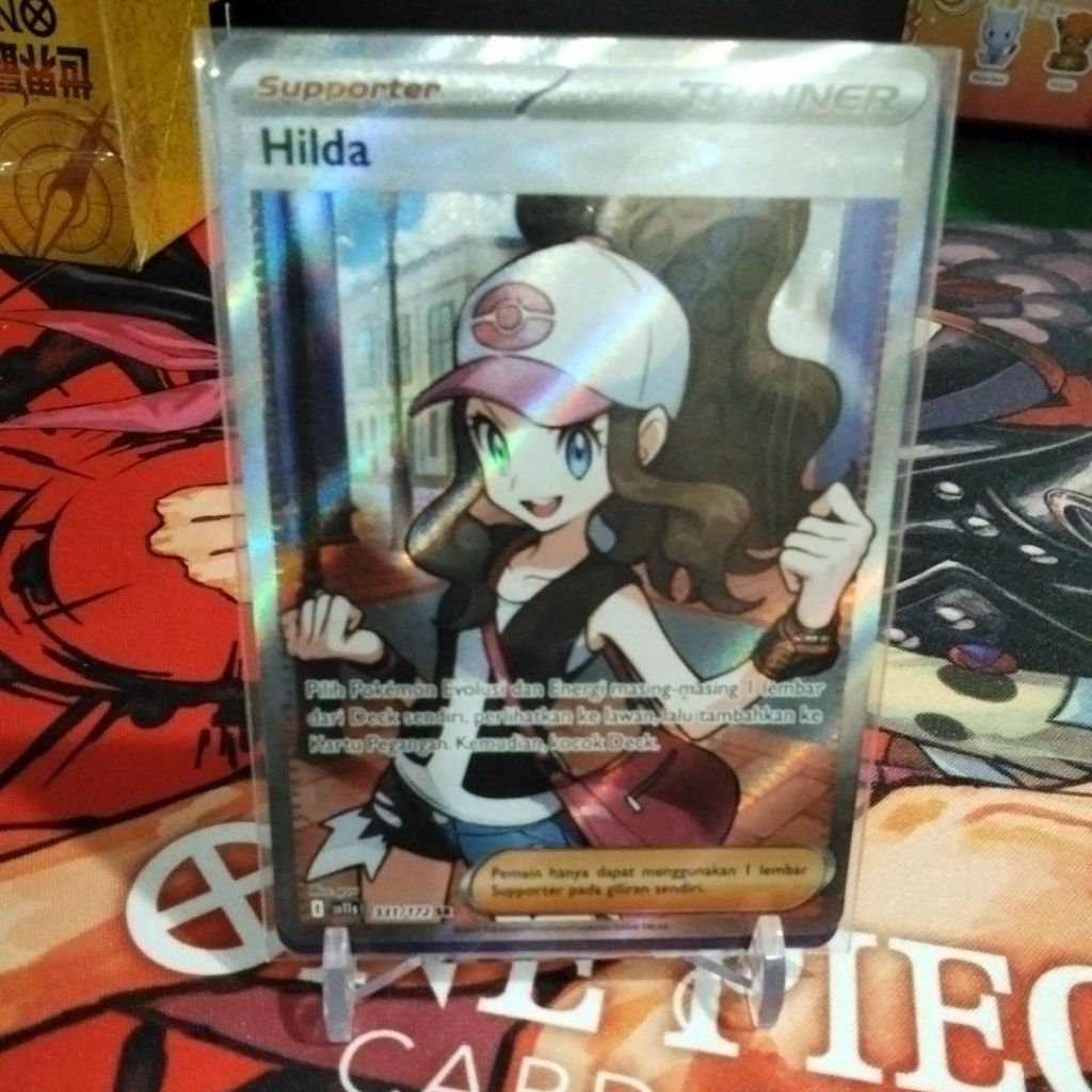 Hilda SR (Super Rare) nomor 331/172 dari set ekspansi Scarlet & Violet: Hitam & Putih (sv11s) versi 