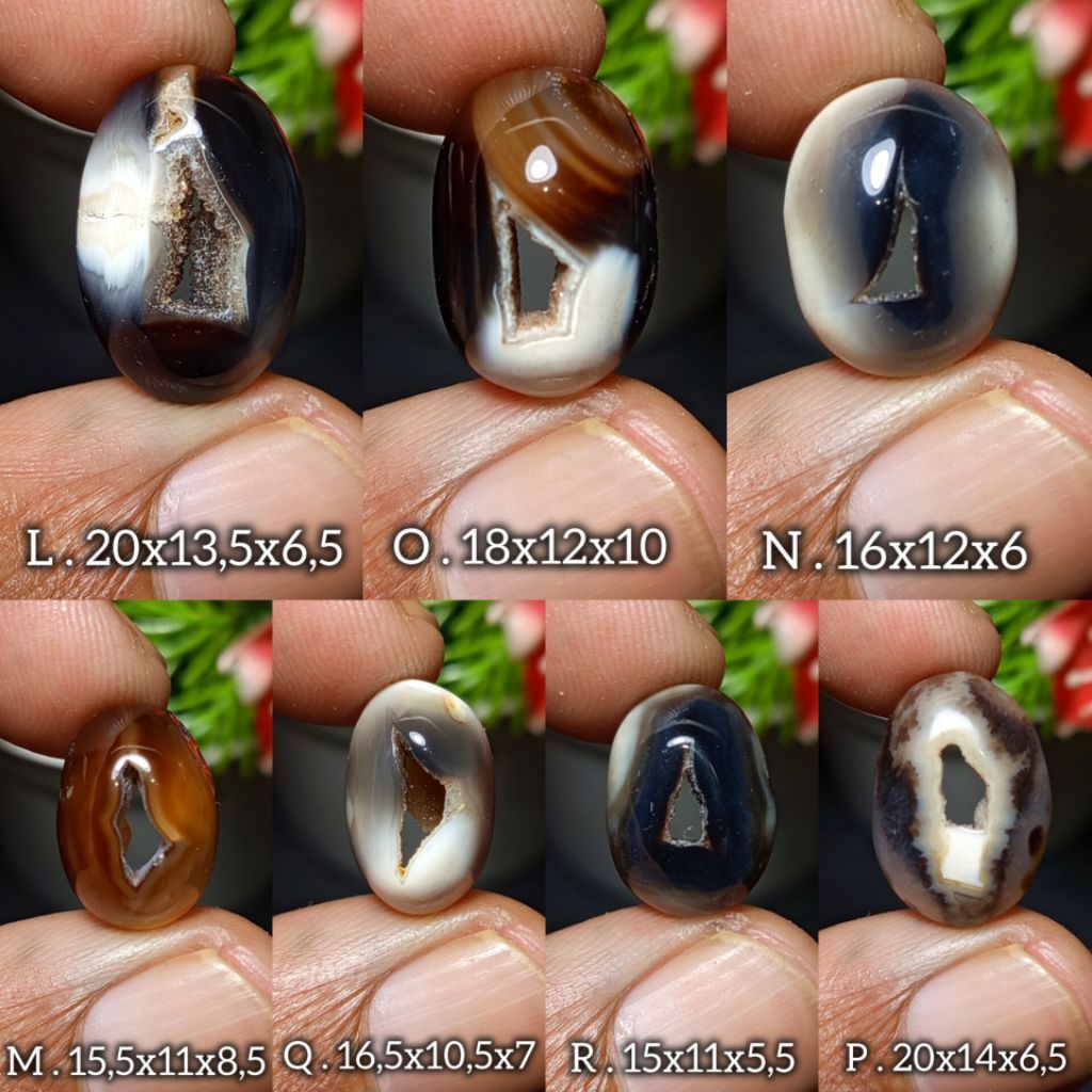 Batu combong/batu akik combong hitam/ batu combong sulaiman hitam natural