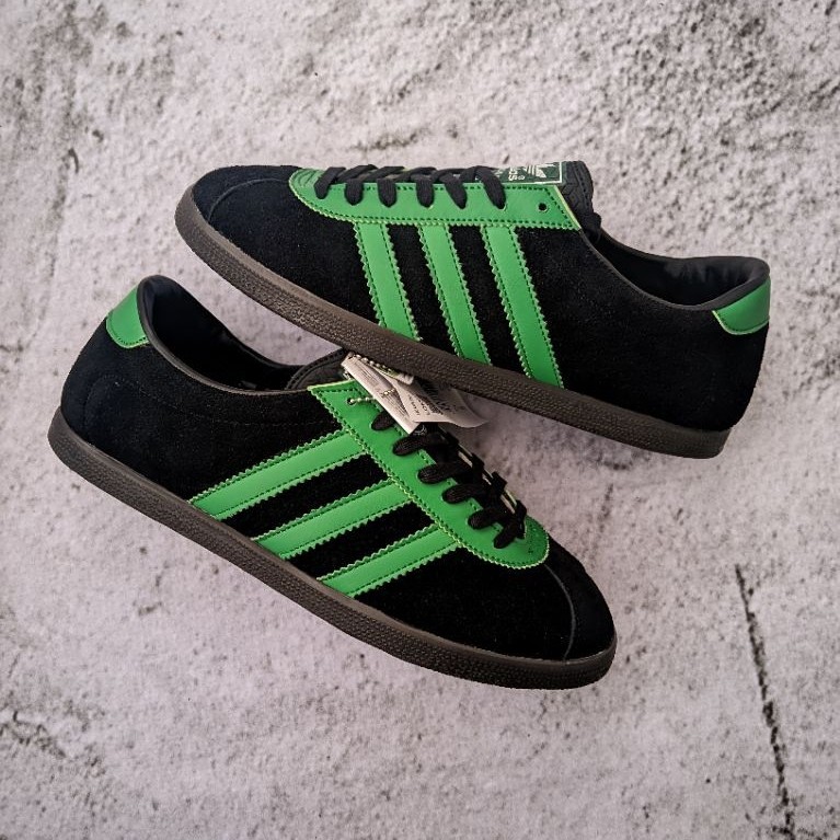 Sepatu London Black Green
