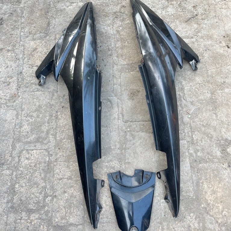 COVER BODY BELAKANG 1 SET YAMAHA XEON KARBU PNP XEON RC ASLI CABUTAN
