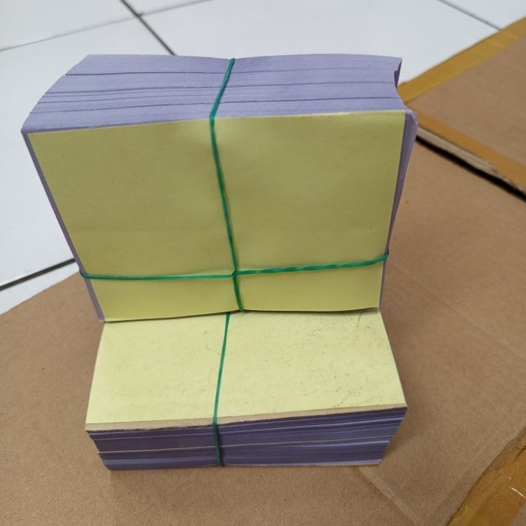 kertas puyer perkamen buram
