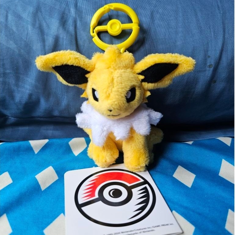 Gantungan Kunci Keychain boneka Eeveelution Original Pokemon Center jolteon