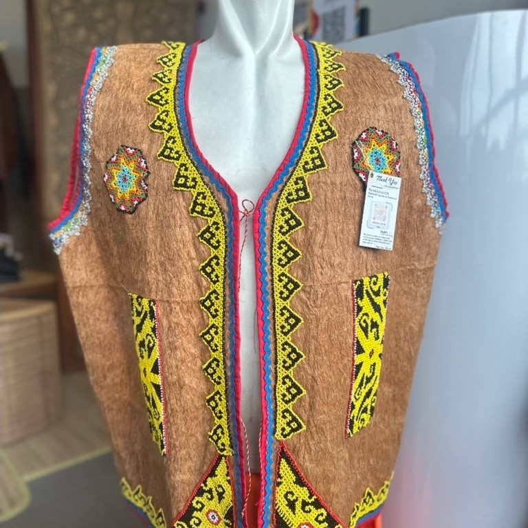 Manika Kaltim - Baju Rompi / Rumpi Cowok Kulit Kayu Baju Adat Dayak Khas Kalimantan