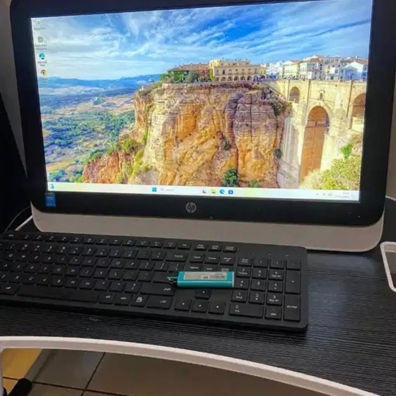 AIo allInOne komputer pc desktop core i5 Hp 20inc bkn laptop ada minus