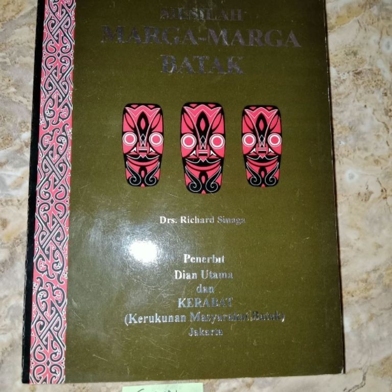 Buku Silsilah Marga-Marga Batak karangan Drs. Richard Sinaga
