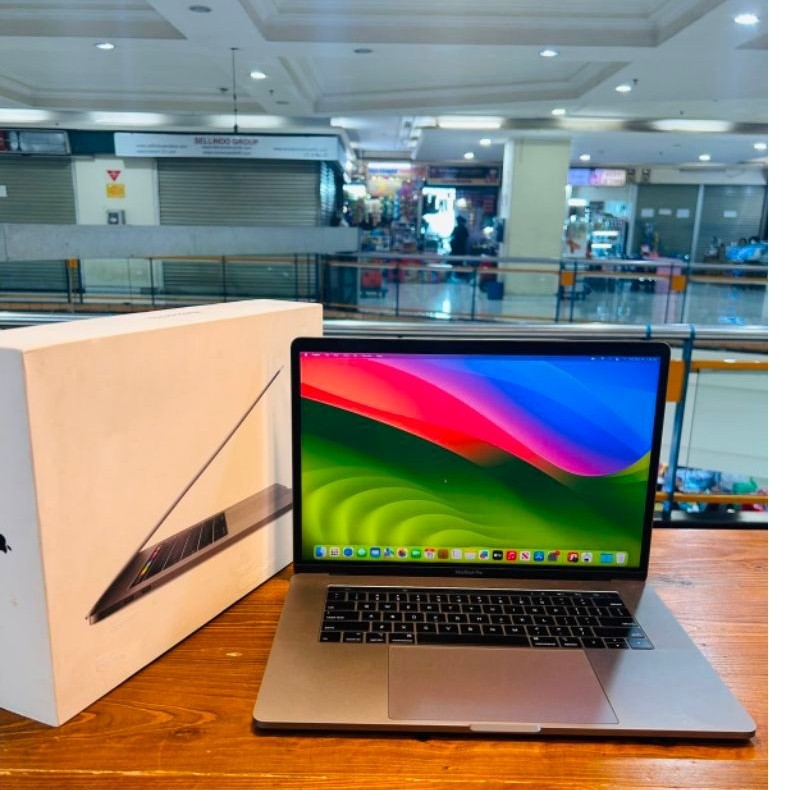 Macbook Pro 15inch 2018 Touchbar