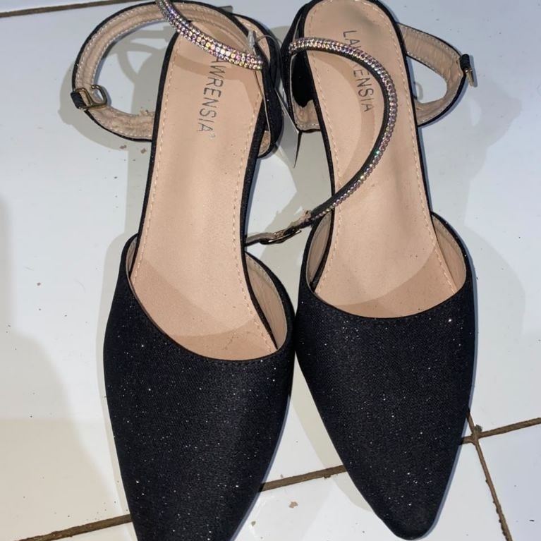 HEELS LAWRENSIA