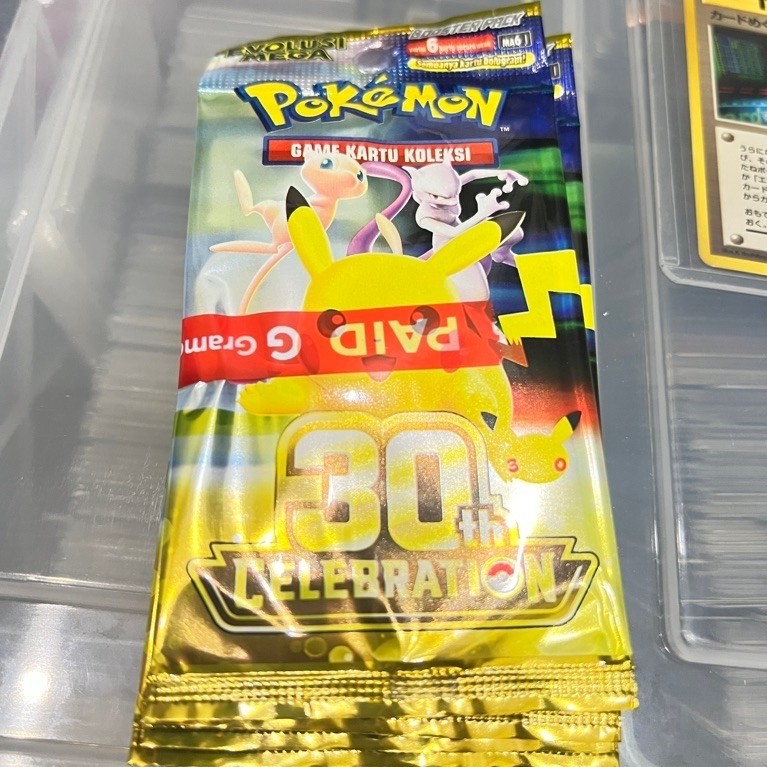 loose pack gramedia pokemon 30th anniversary