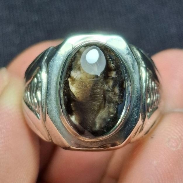Cincin Bulumacan Lumajang (Basaltic glass)