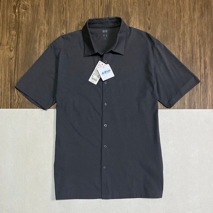 KEMEJA UNIQLO AIRISM