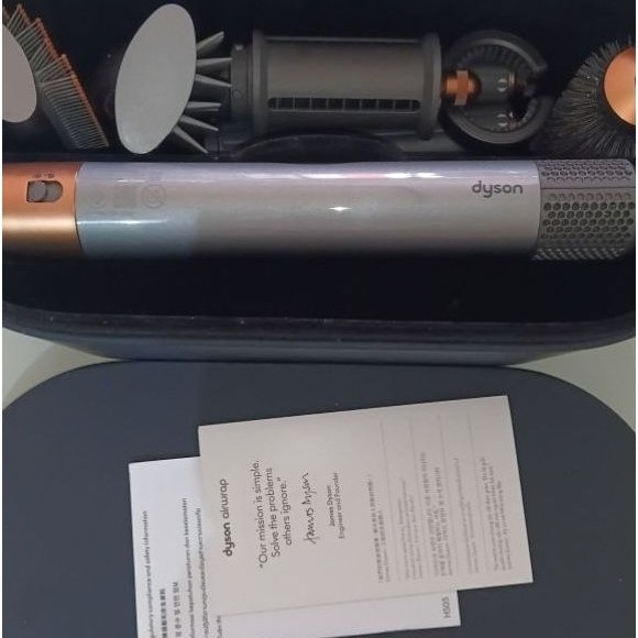Dyson airwrap
