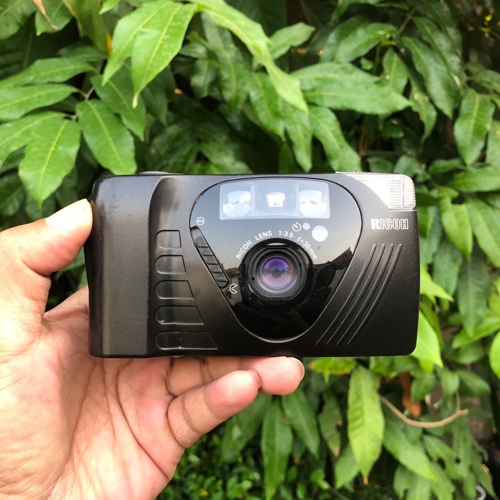 kamera roll film jadul RICOH tustelan