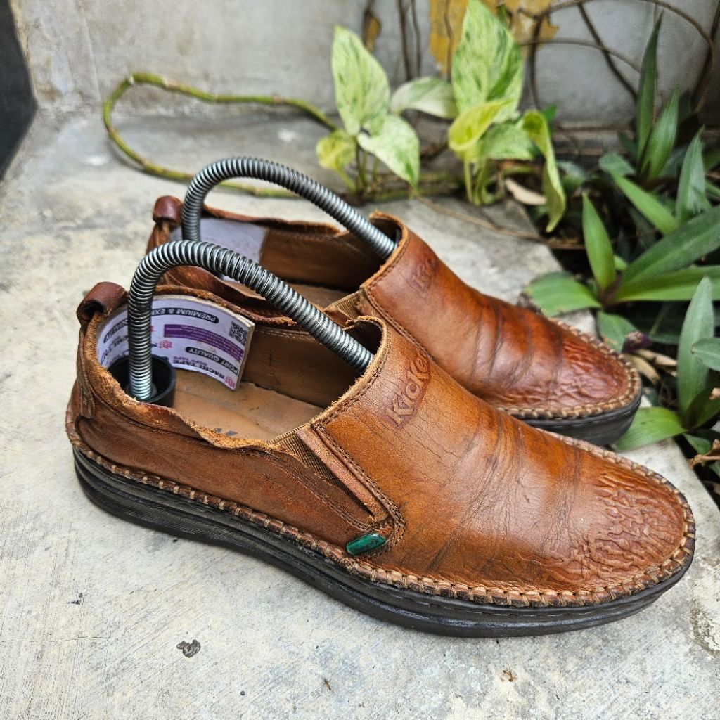 sepatu loafer second kickers size 39(25cm)