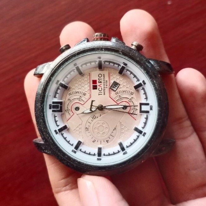 Jam tangan Ticarto
