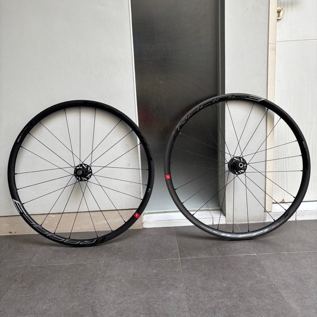 Preloved Wheelset Fulcrum Racing 3 Roadbike Gravel 700c