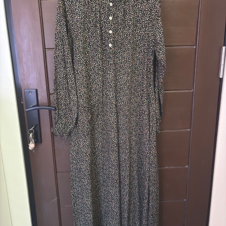 Preloved Ditsy Size M