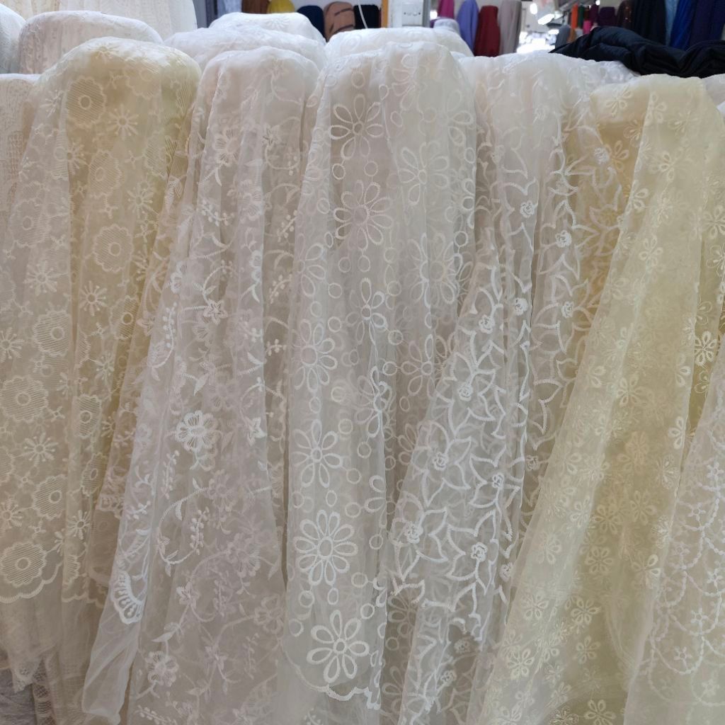 Kain Organza Bordiran Motif Renda / Kain Organza Bordir Bunga Motif Pinggiran