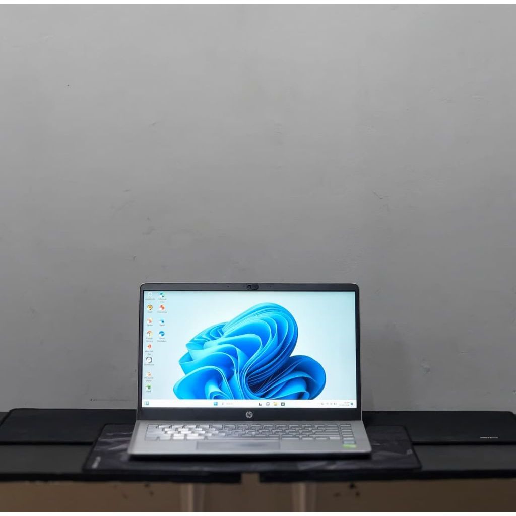 LAPTOP HP PAVILION LAPTOP 14-BF193TX i5-8250U GeForce 940MX + UHD GRAPHICS 620