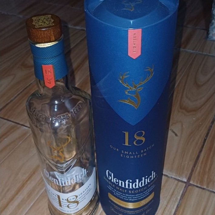 Botol bekas miras glenfiddich 18 700ml degan cover box botol pajangan