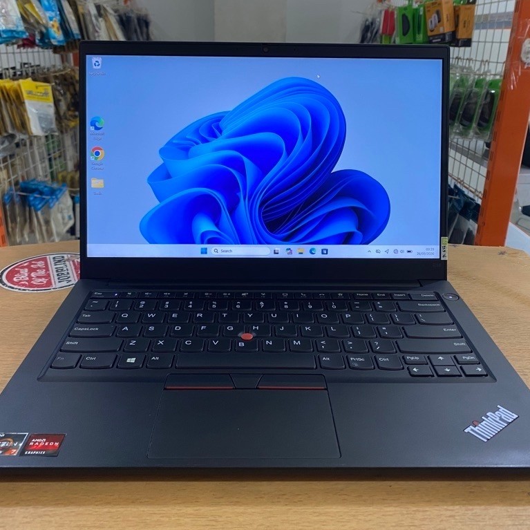 Lenovo ThinkPad E14 G2 Amd Ryzen 7 4700U Ram 16GB SSD 256GB Slim Mulus