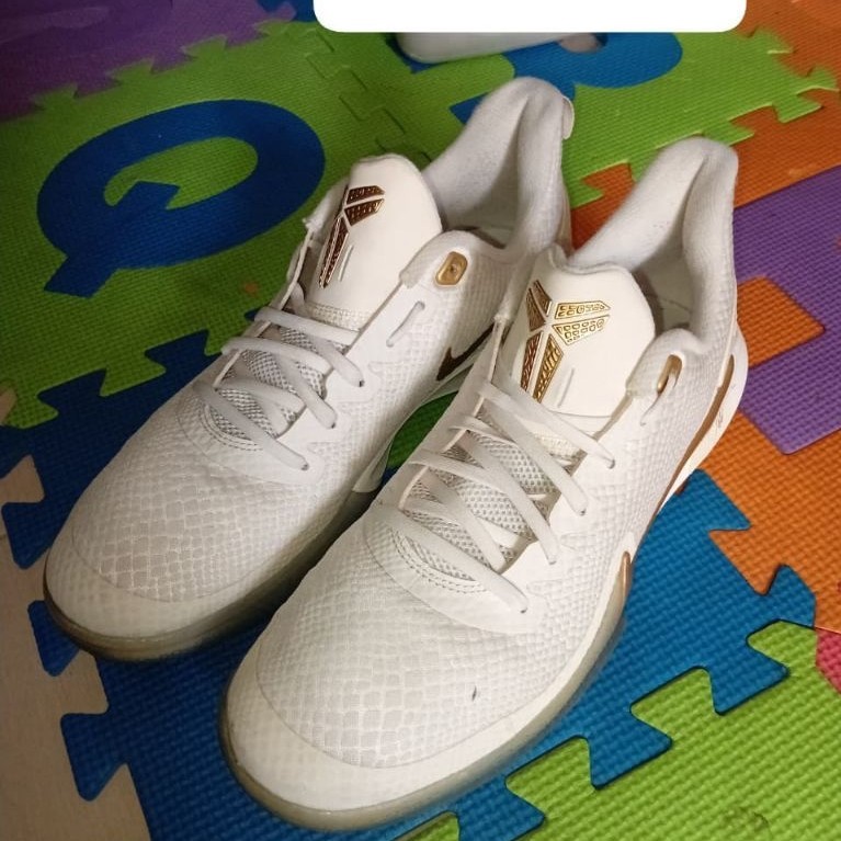 sepatu basket kobe size 45