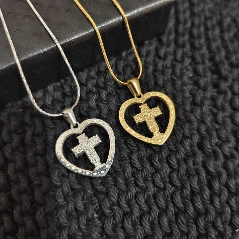 kalung salib hati couple pria wanita anti karat titanium
