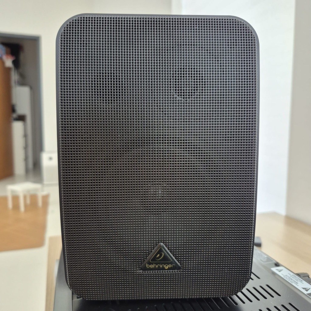 Behringer A500 Amplifier 600watt class A Amplifier