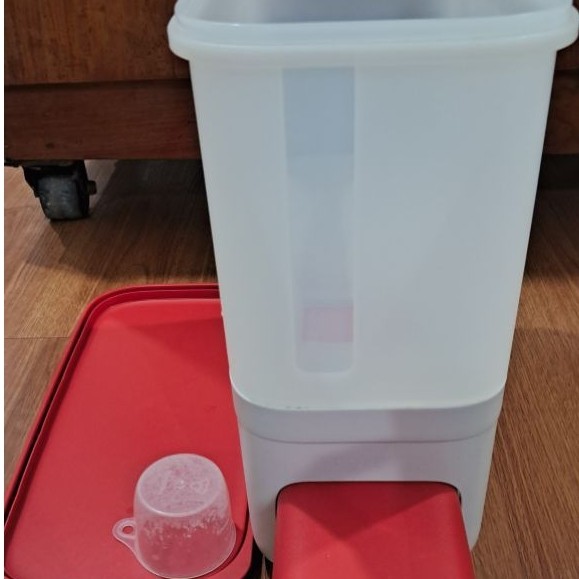TUPPERWARE RICE SMART/tempat beras 10kg merah original