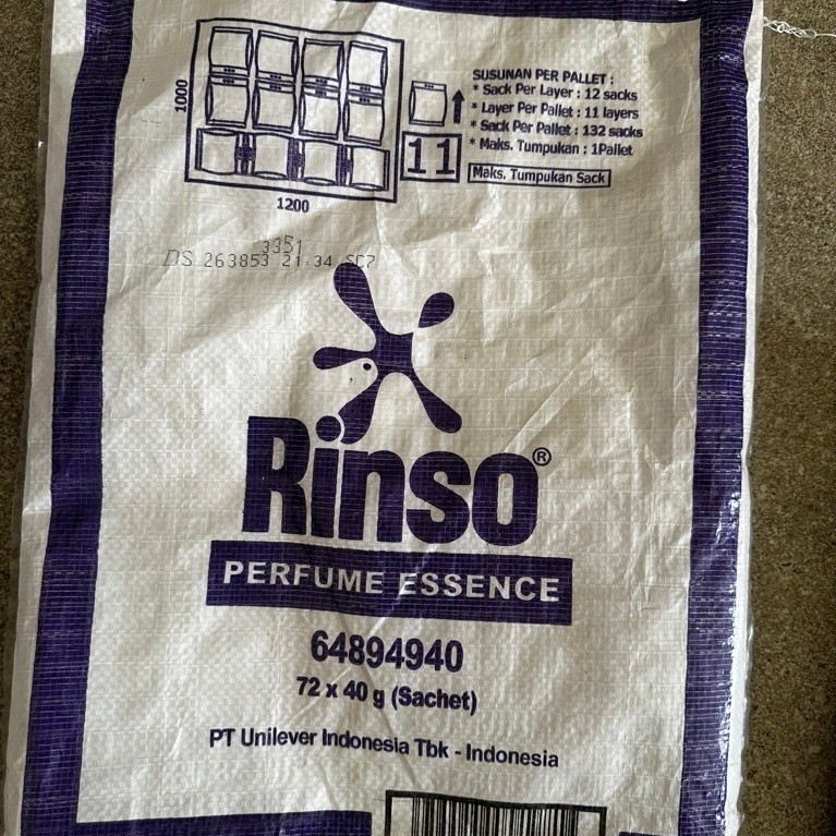 RINSO Detergen Bubuk 1000an 40gr 126 Sachet Membersihkan Pakaian Floral Parfume