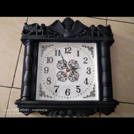 jam dinding antik