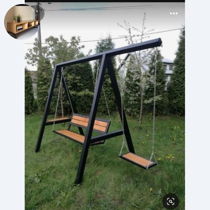 ayunan taman besi dan kayu