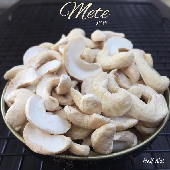 

Kacang Mede Belah / Mede / Kacang Mete / Mente Murah - 500Gr Allshop