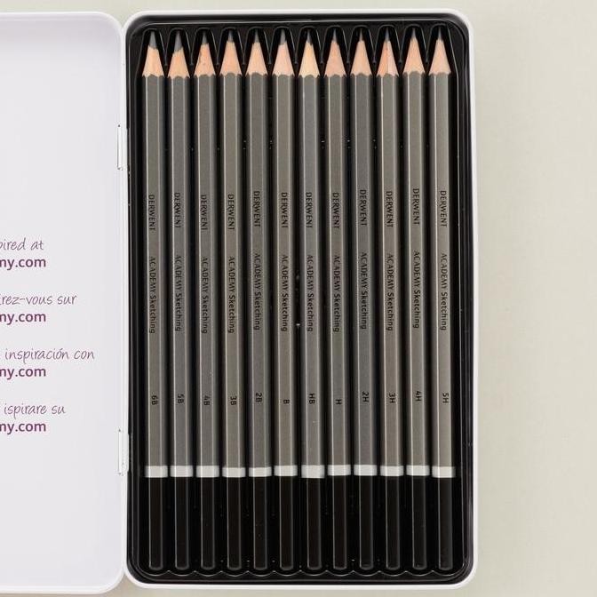 

Pensil Sketsa Gambar Derwent Academy Sketching Pencil Set Metal Tin