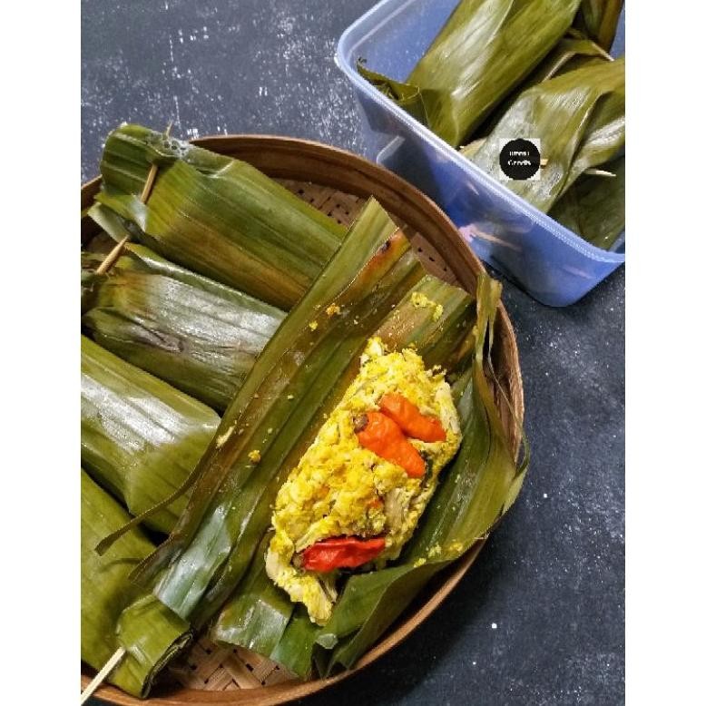 

TERLARIS Pepes Ayam suwir (1box isi 4 bungkus) Frozen food Siap kirim