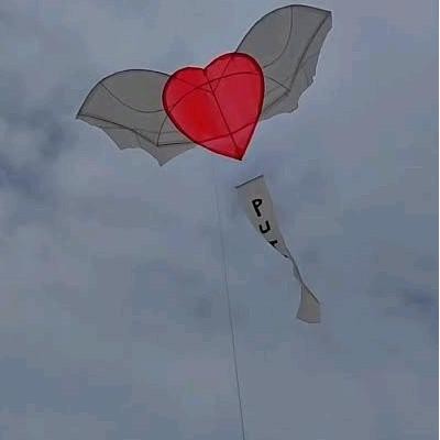 (Good) Layangan Love Viral 80Cm Harga Termurah