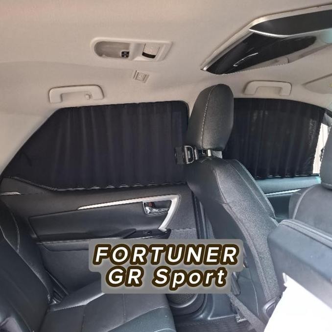 Tirai mobil toyota fortuner