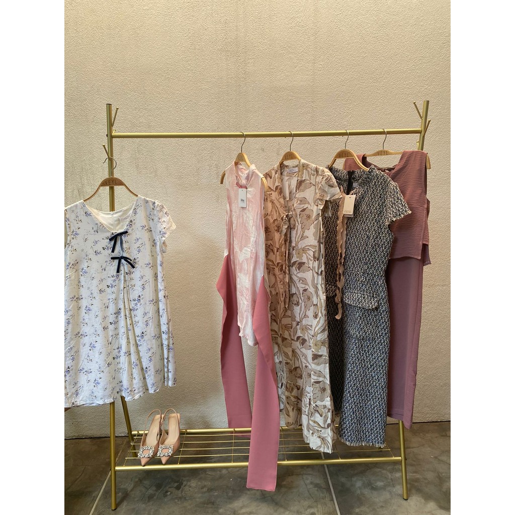 Gantungan baju gantungan display standing gantungan