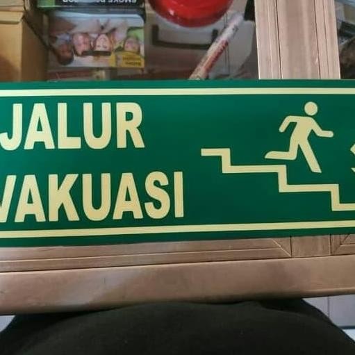 

Acrylic Jalur Evakuasi Tangga Glow In The Dark Sign 30 X 10Cm