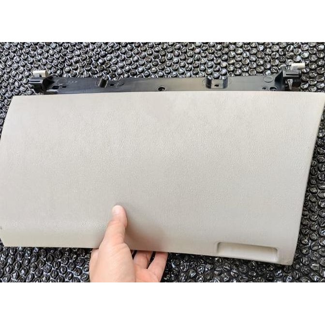 Tutup Laci Dashboard Mobil Innova 2004 - 2015