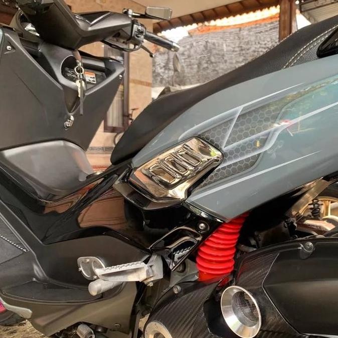 Cover Tutup Pijakan Kaki / Side Cover Penutup Body Samping Nmax Old / Lama Tahun 2015 - 2019 Origina