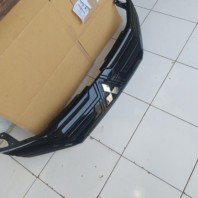GRILL DEPAN XPANDER ORINAL