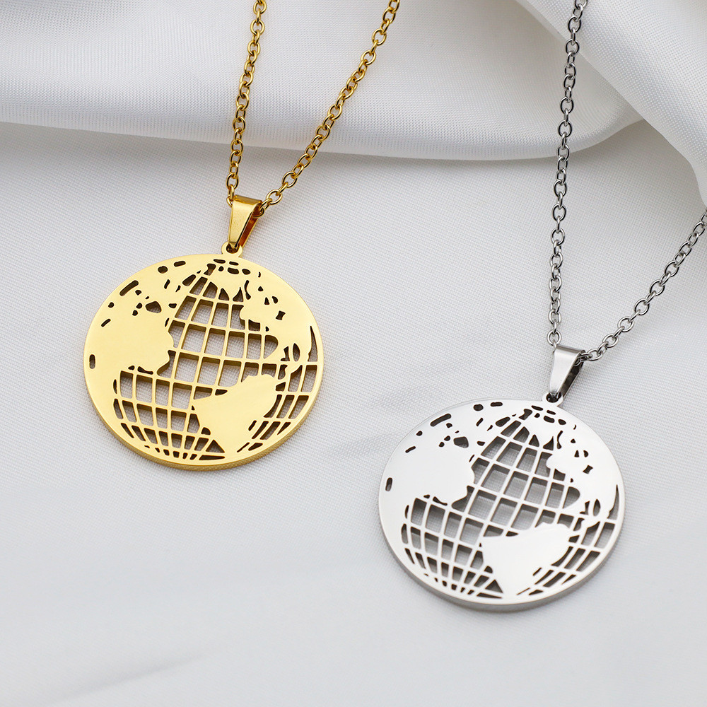 Kalung Baja Titanium Anak Laki-Laki Liontin Peta Dunia Emas Dua Sisi