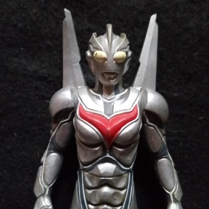 New  UHS Ultra Hero Series 16 Cm Ultraman Noa by Bandai 2004