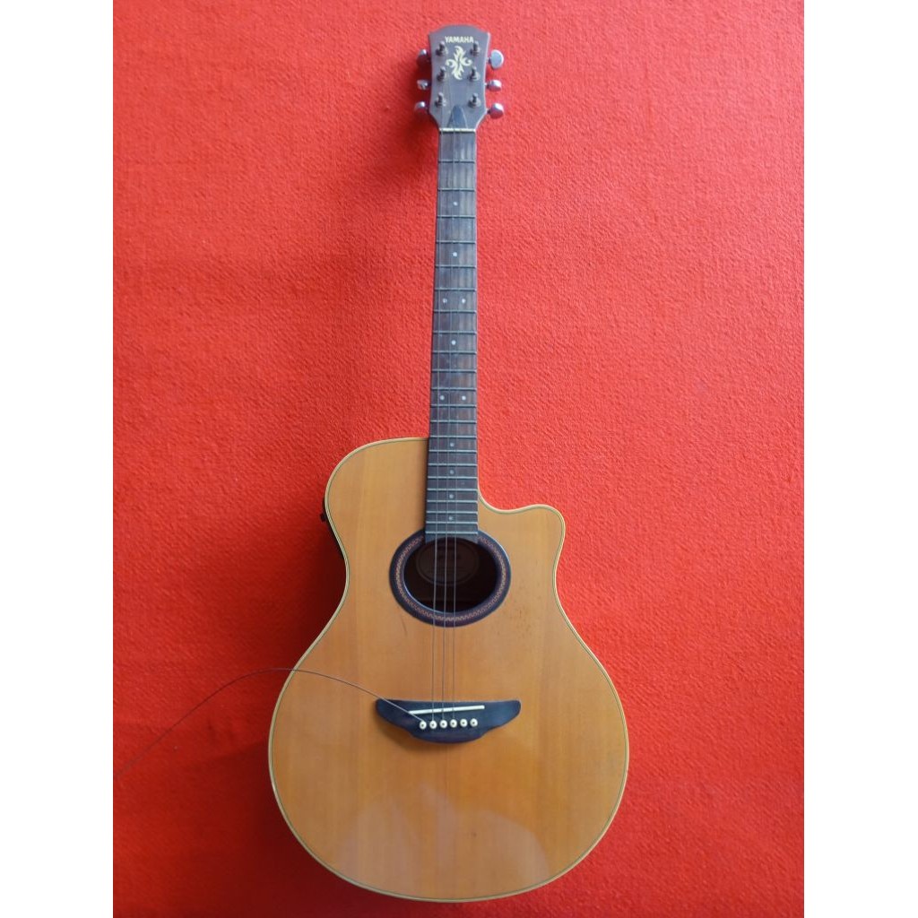 Yamaha Gitar Apx 5A original 100% (kondisi bekas sesuai foto)