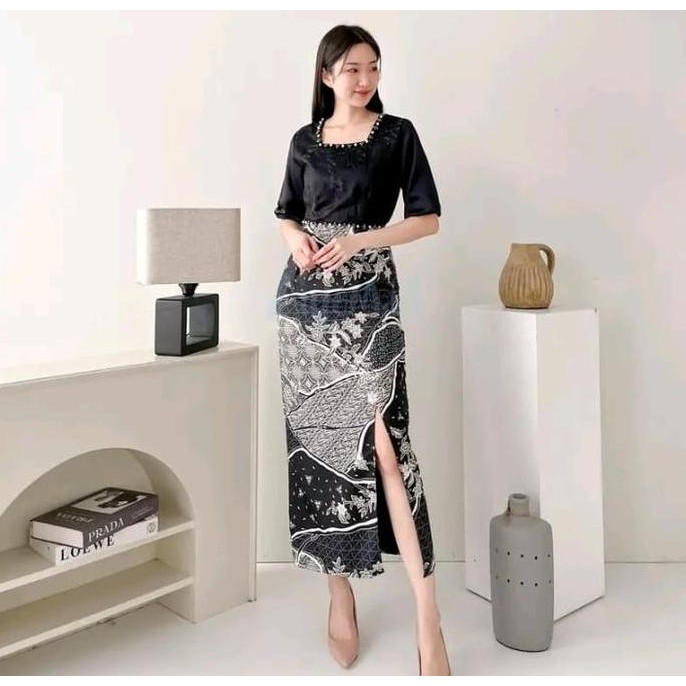 Dress Batik Wanita Elegan Modern Kekinian Fashion dengan Desain Unik dan Model Terkini Adora Kombina