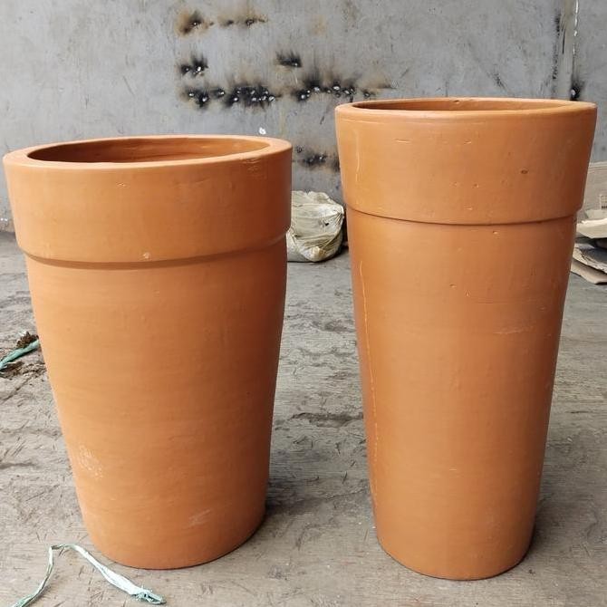 pot gerabah tirus motif, pot tinggi ukir, pot dekorasi, vas bunga