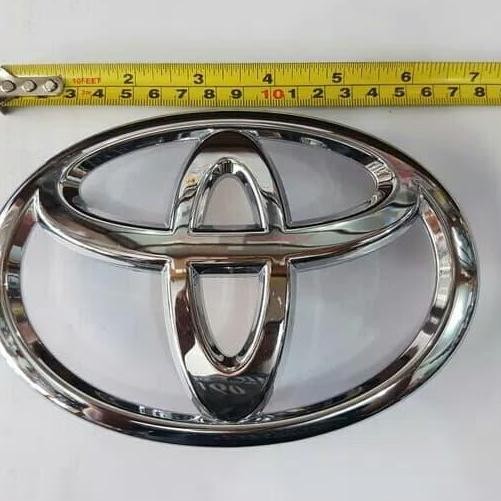 READY STOCK EMBLEM LOGO TOYOTA DEPAN MOBIL GILUX/FORTUNER 