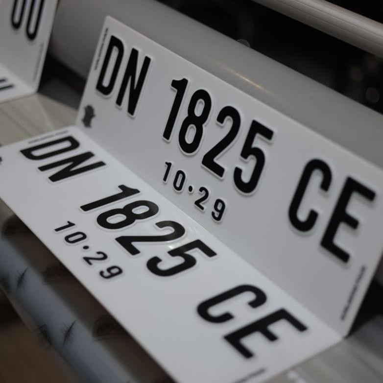 plat nomor mobil timbul 3D(PASTI RAPI)