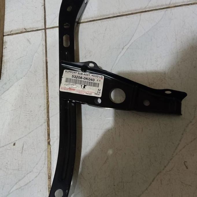 Premium Tiang lok kap mesin fortuner lama original Promo